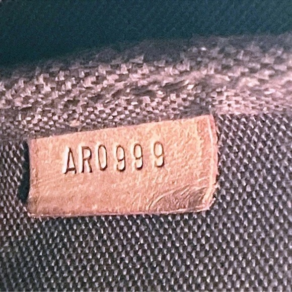 Louis Vuitton Pochette - Picture 3 of 8